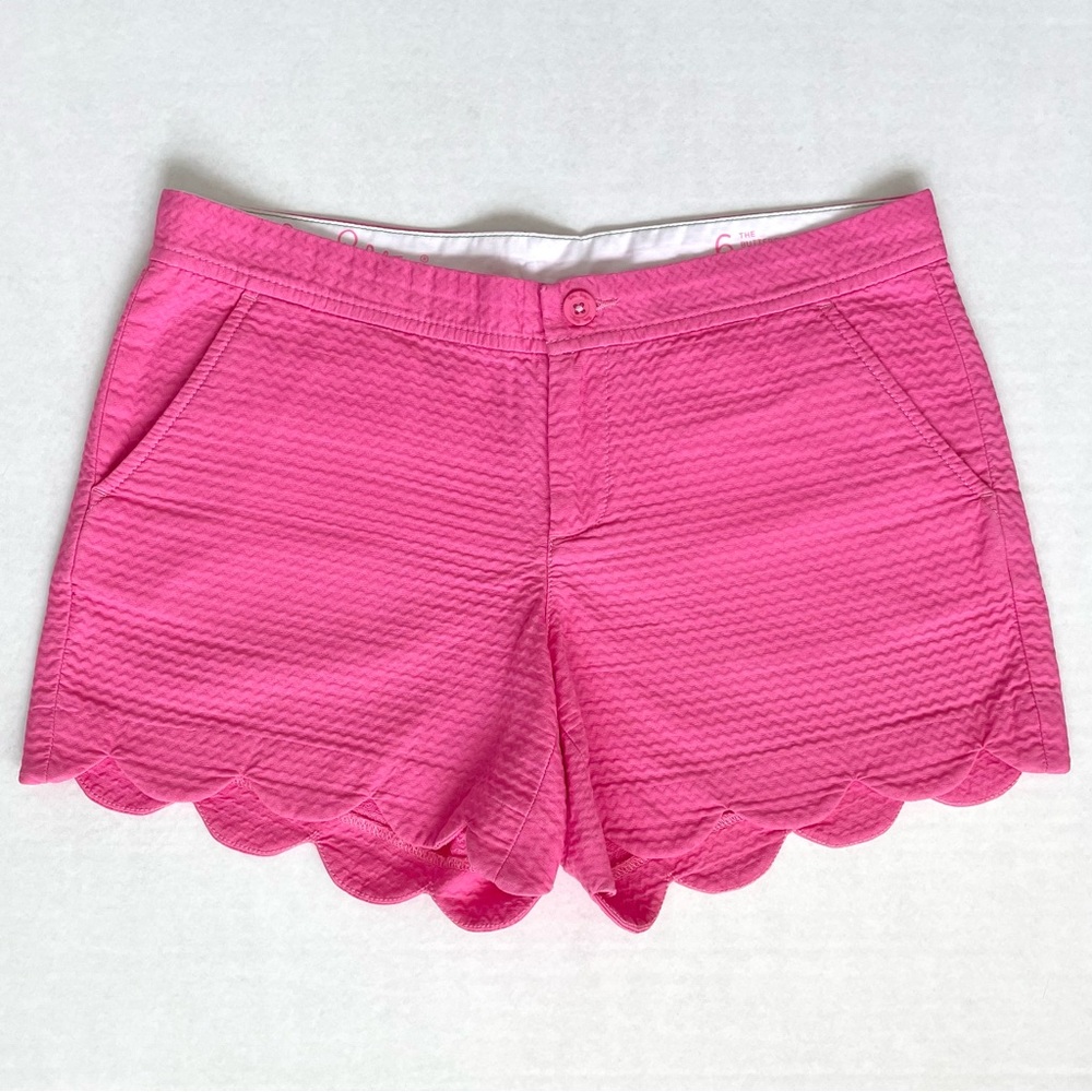 💕 Lilly Pulitzer 5” Jacquard Buttercup Scallop Hem Shorts in Aura Pink 💕 - Picture 4 of 15